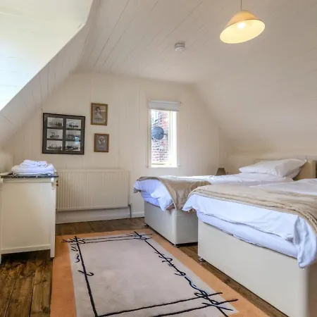 Halls Place Holiday home Whitby